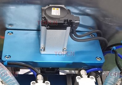 Servo motor driving filling head